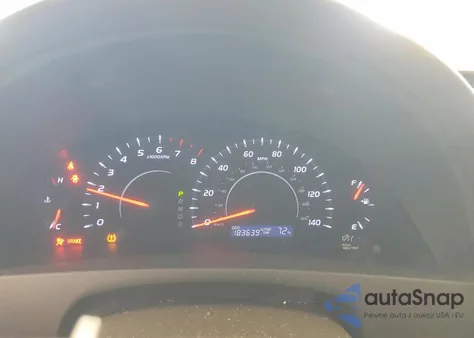 2010 Toyota Camry Base z USA, uszkodzony, nr VIN 4T1BF3EK2AU066638